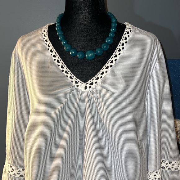 Peck & Peck Size XL V Neckline Blouse - Picture 2 of 14